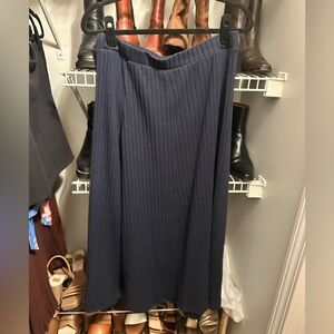 Viral old navy soft knit skirt in navy, size L